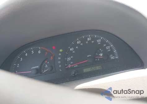 2003 Toyota Camry Le z USA, uszkodzony, nr VIN 4T1BE32K43U787019